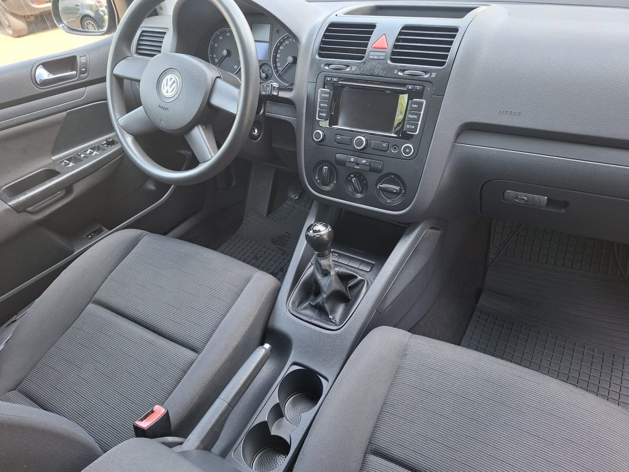 Volkswagen GOLF 1.6 FSI Comfortline 5 deurs bj:2005 airco-navigatie