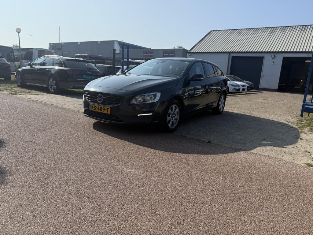 Volvo V60 2.0 d3 summum pdc stoelverwarming