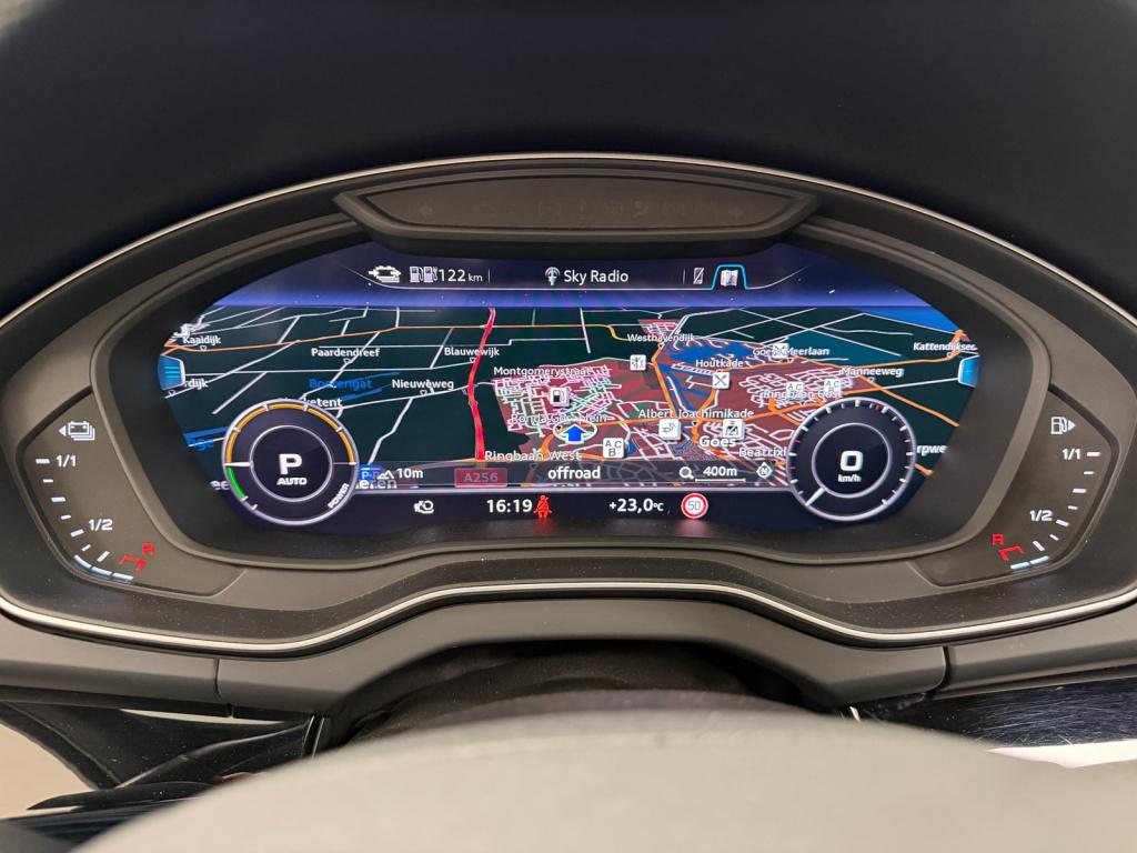 Audi Q5 55 tfsi e quattro competition | quantumgrau | panoramadak | massage