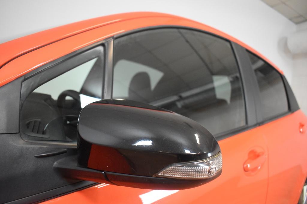 Toyota Yaris 1.3 vvt-i orange sport