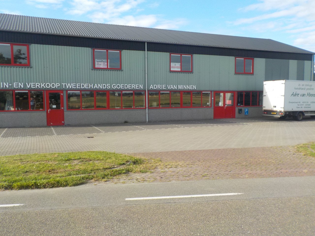 2 boxsprings met 2 matrassen 80 x 200 cm in goede staat setprijs 150 euro