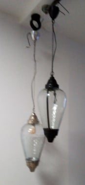Te koop 2 mooie hanglampen €15,- p. st