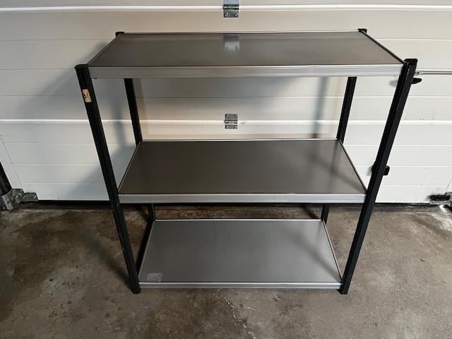 Te koop metalen stelling