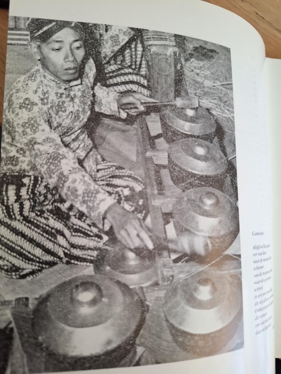Land waar de gamelan klinkt, door Hein Buitenweg