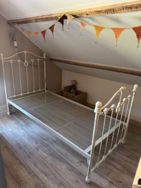 Antiek meisjesbed 90x200