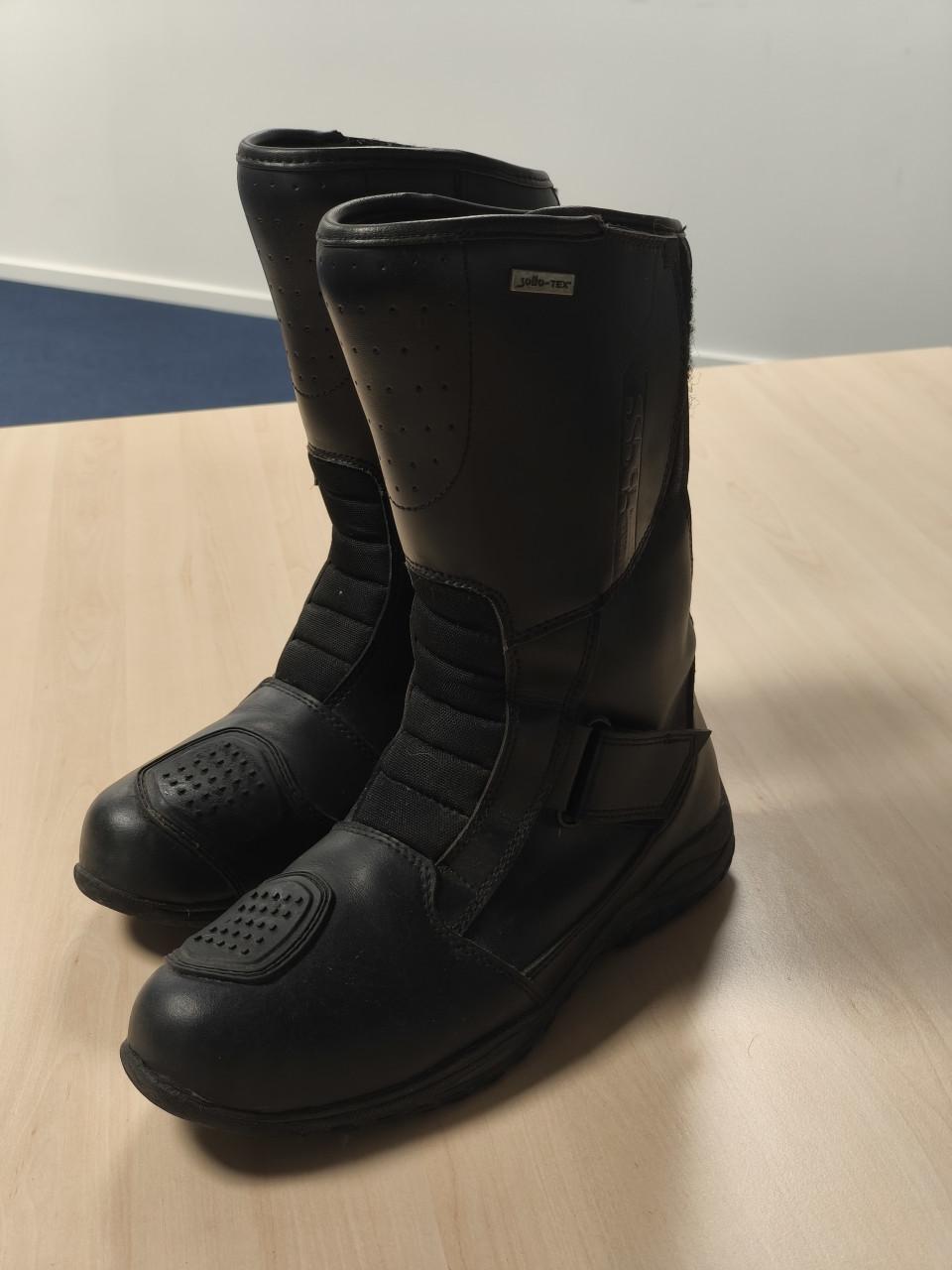 Te koop nette motorlaarzen.