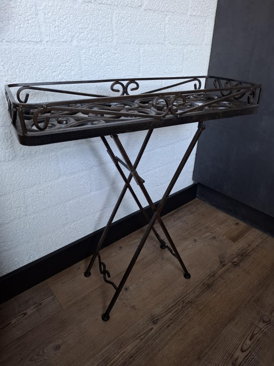 Zware gietijzeren sidetable