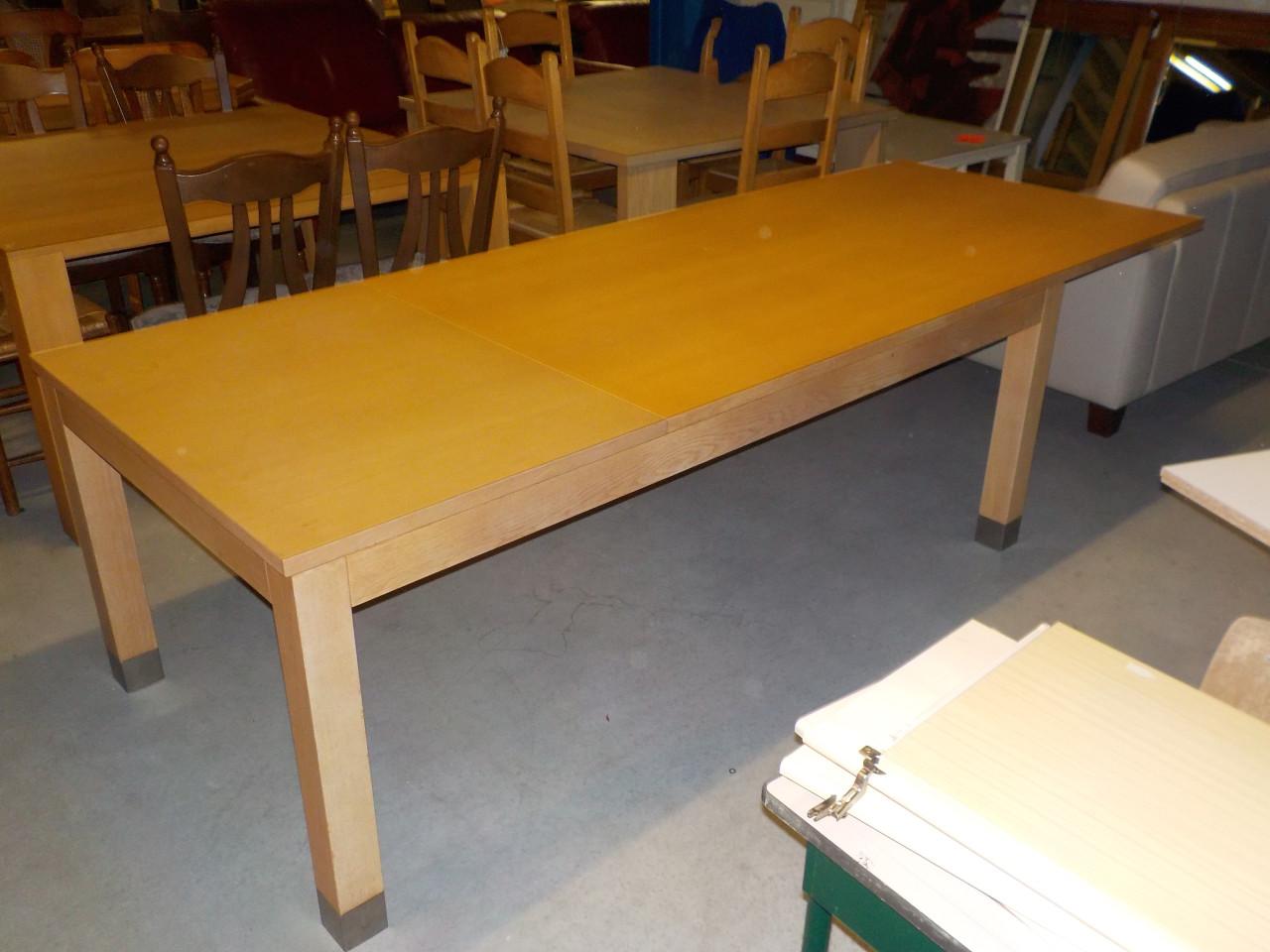 Mooie kwaliteit blank eiken verlengbare eettafel 200 x 100 en 270 x 200 cm