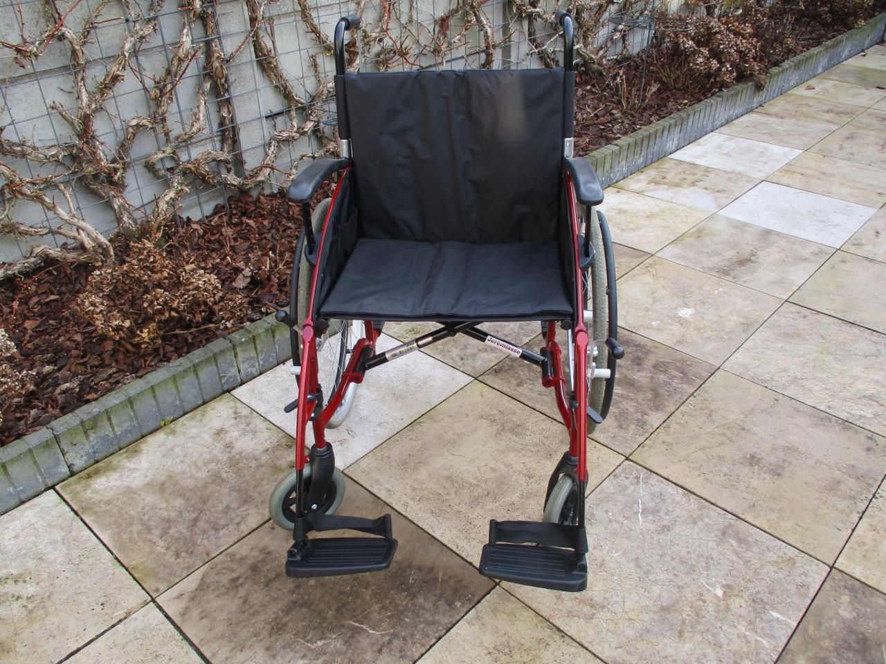 Nieuw Drive opvouwbare lichtgewicht rolstoel met anti-lekbanden