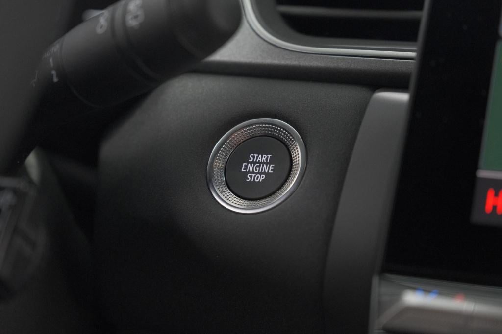 Renault Captur 1.6 e-tech full hybrid 145 techno | pack winter | navigatie 