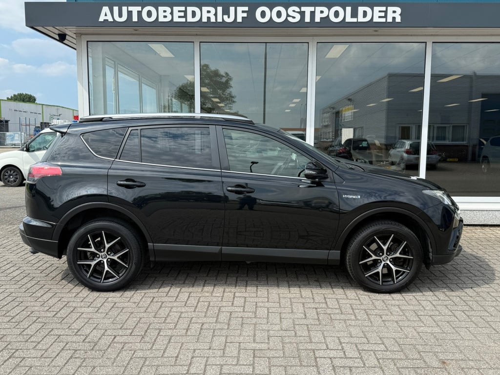 Toyota Rav4 2.5 hybrid style