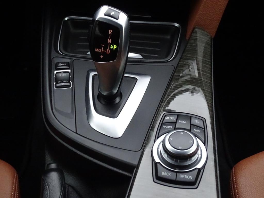 BMW 3-serie 320i high executive automaat | leder