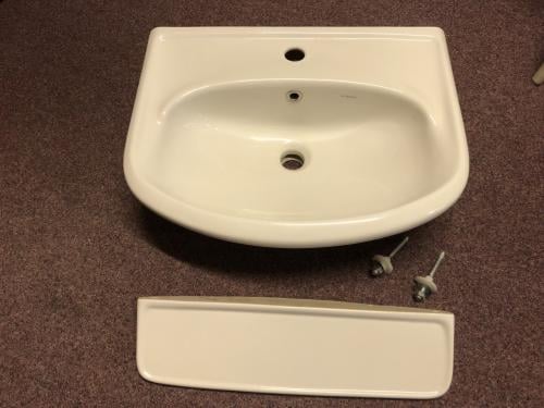 Wastafel met plancet