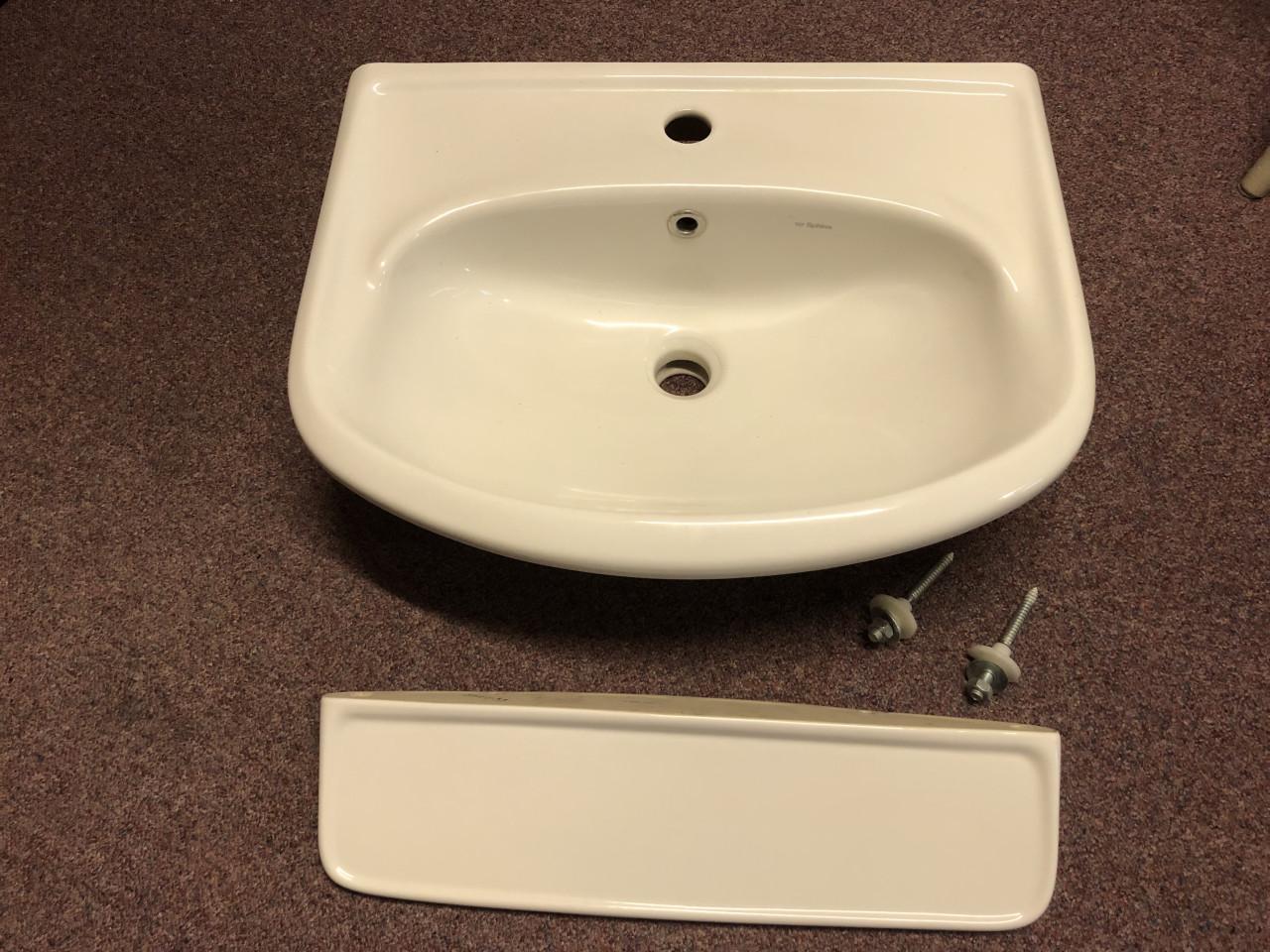 Wastafel met plancet