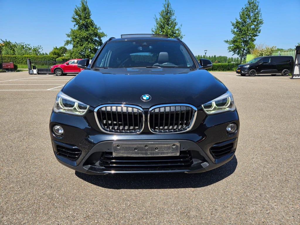 BMW X1 sdrive18i high executive