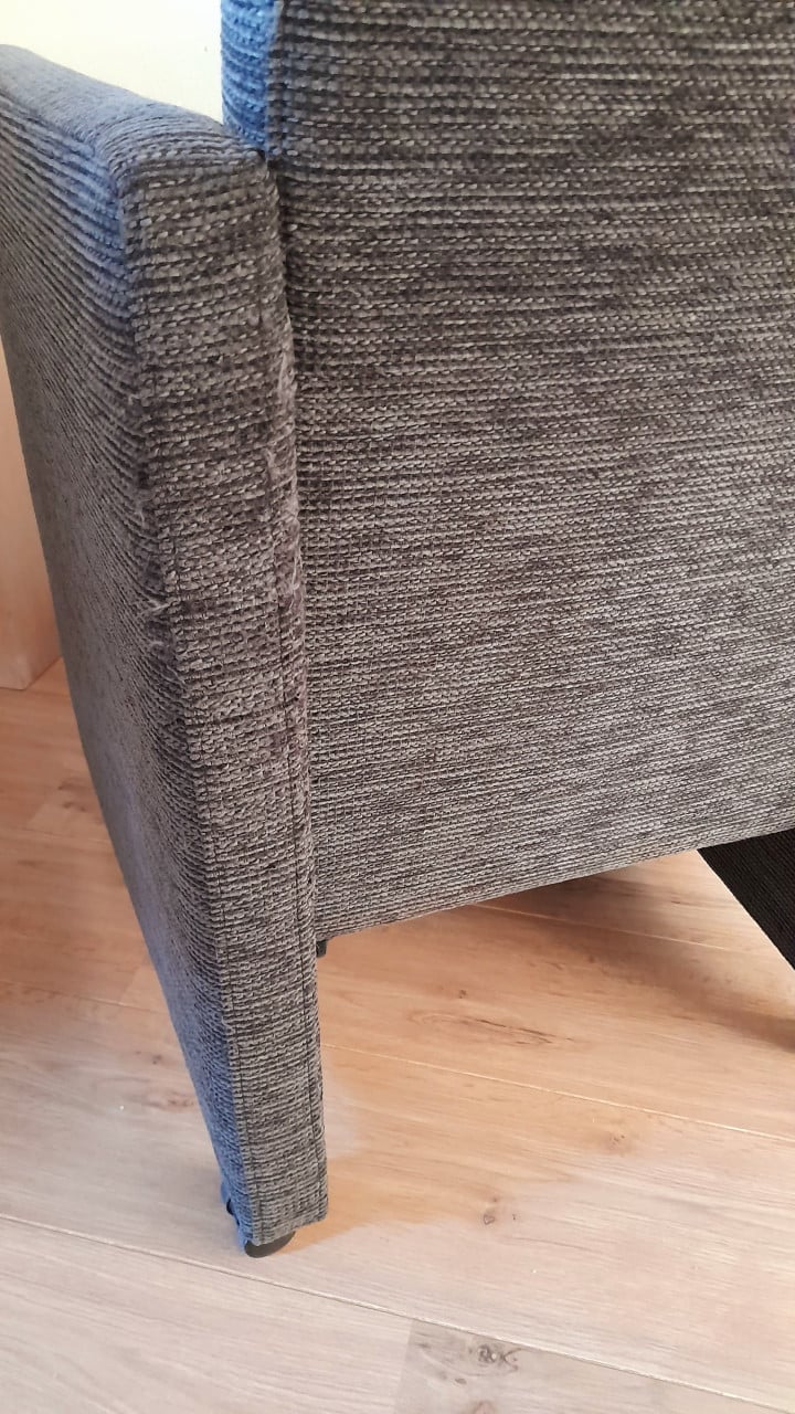 4 eetkamerstoelen gratis af te halen