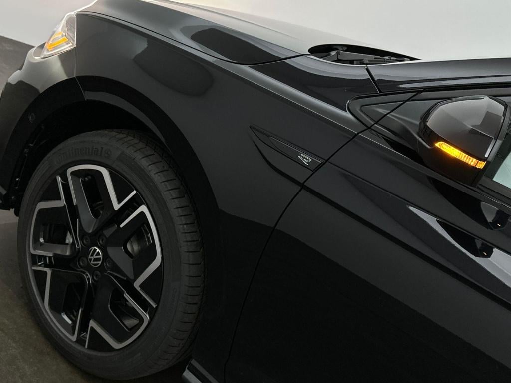 Volkswagen Polo r-line-edition 1.0 70 kw / 95 pk tsi hatchback 5 v