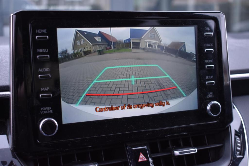 Toyota Corolla 1.8 hybrid dynamic | camera | apple carplay | android auto |