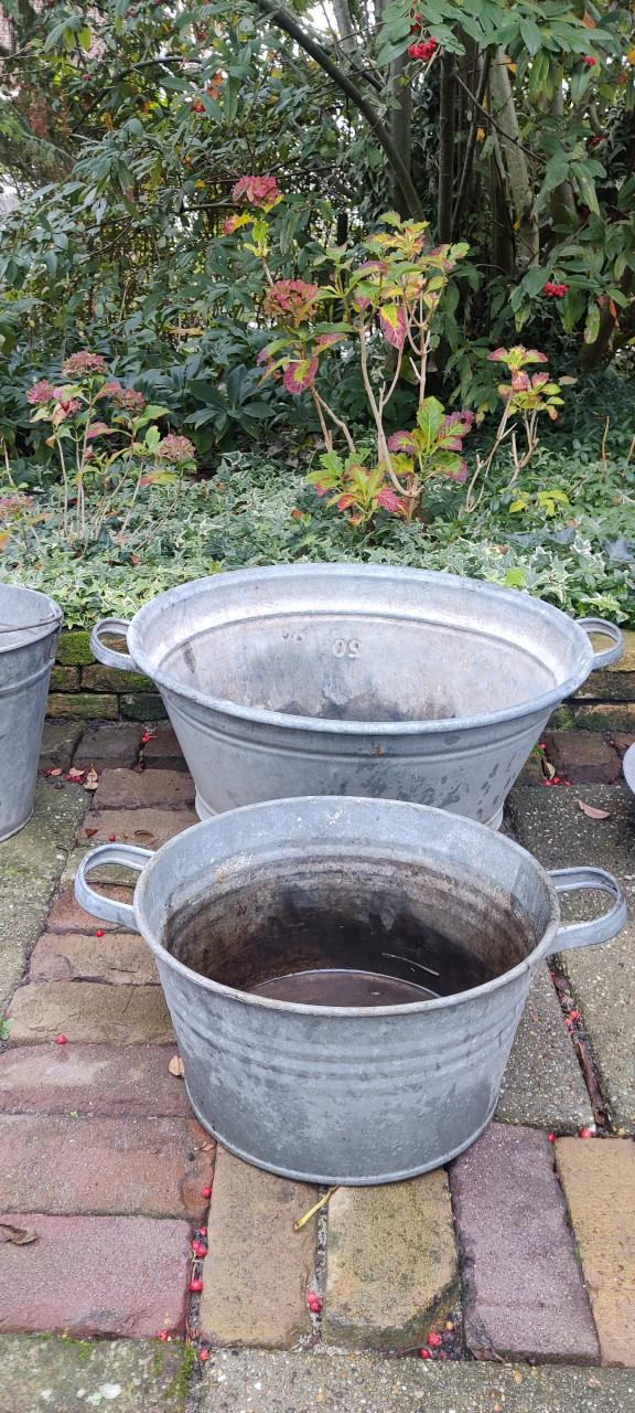 Zinken emmertjes, schalen en teiltjes