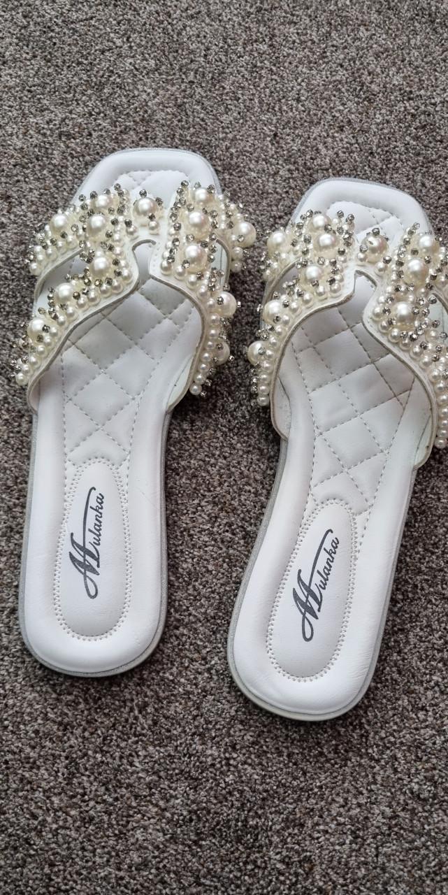 Nieuwe dames slipper maat 41