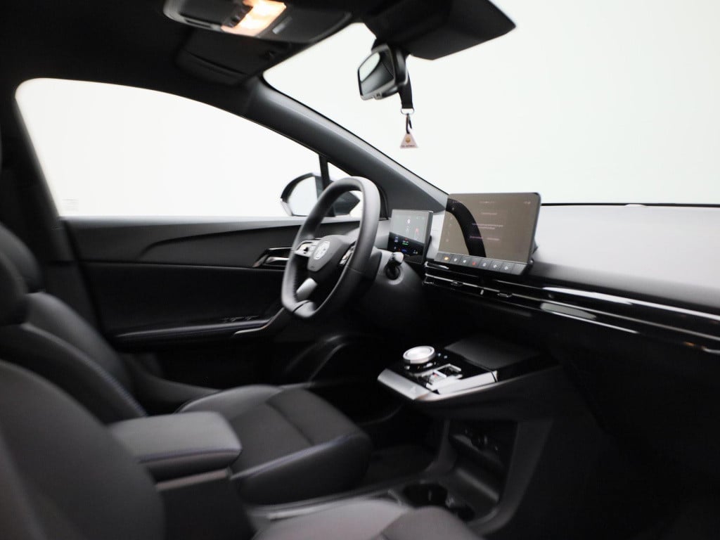 MG Mg4 64 kwh luxury