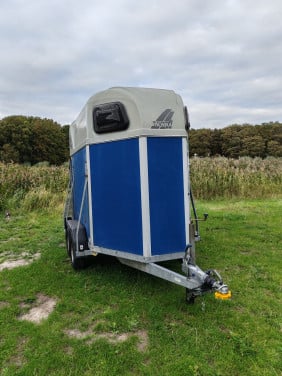 Zeer degelijke 2 paards trailer Henra buffalo