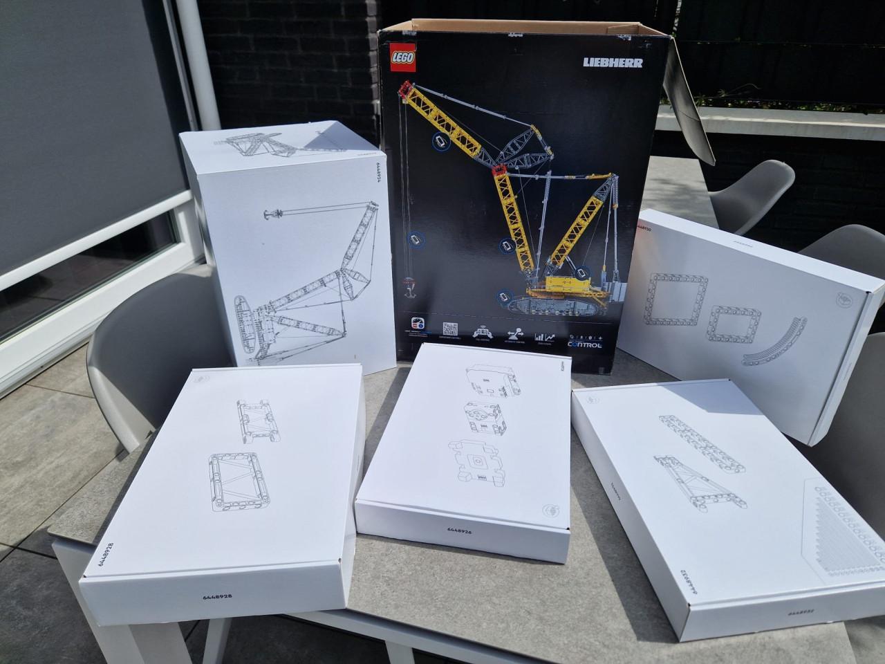 Te koop: technisch lego Liebherr LR13000