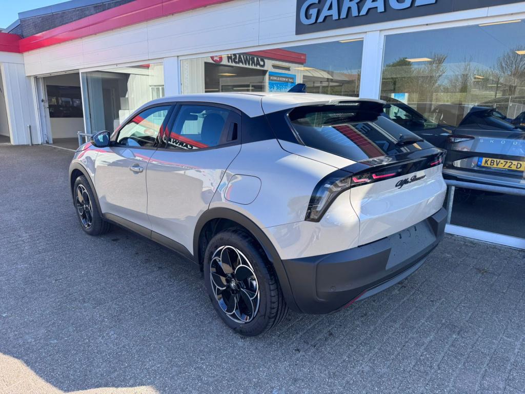 Alfa Romeo Junior elettrica 54 kwh