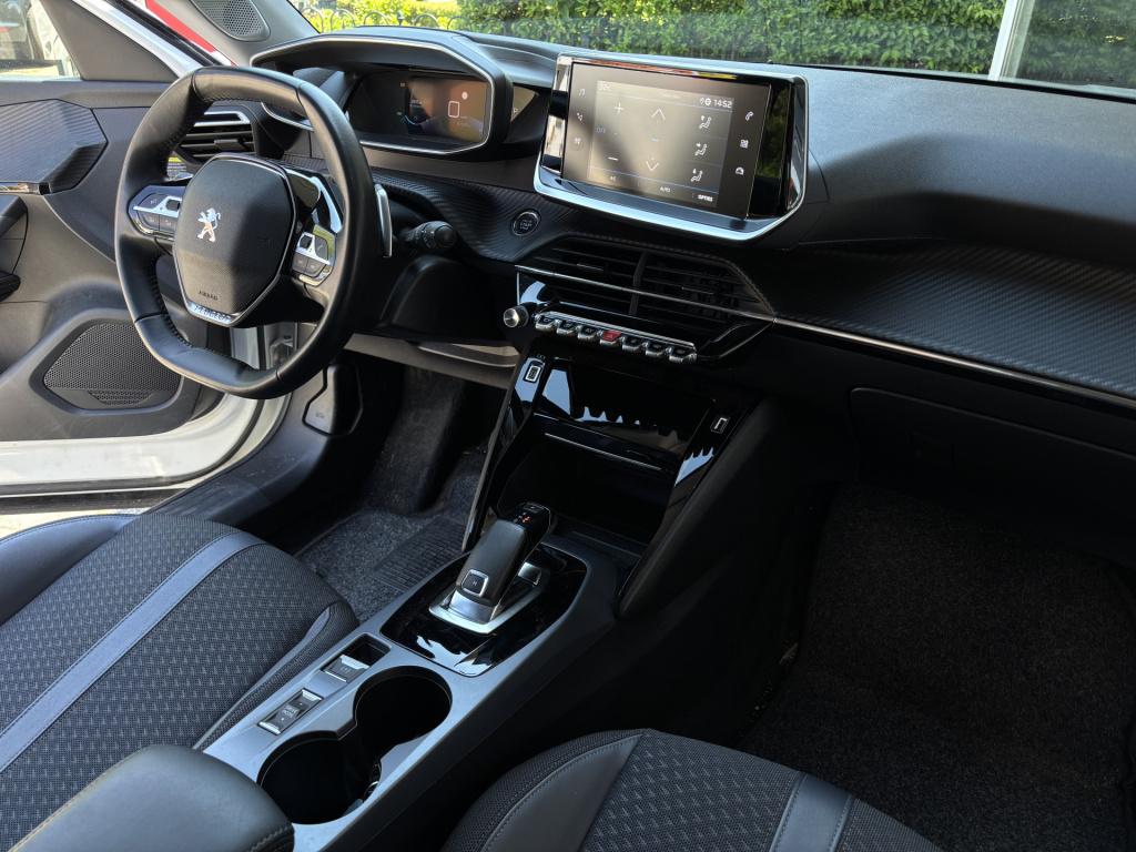 Peugeot 2008 automaat allure 1.2-130pk