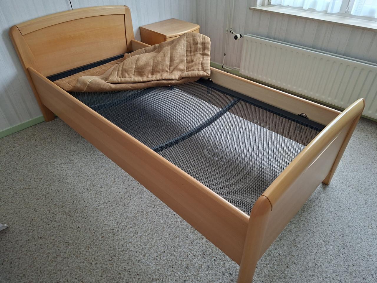 1 Persoons (senioren) bed 90 x 200 met Auping spiraalbodem