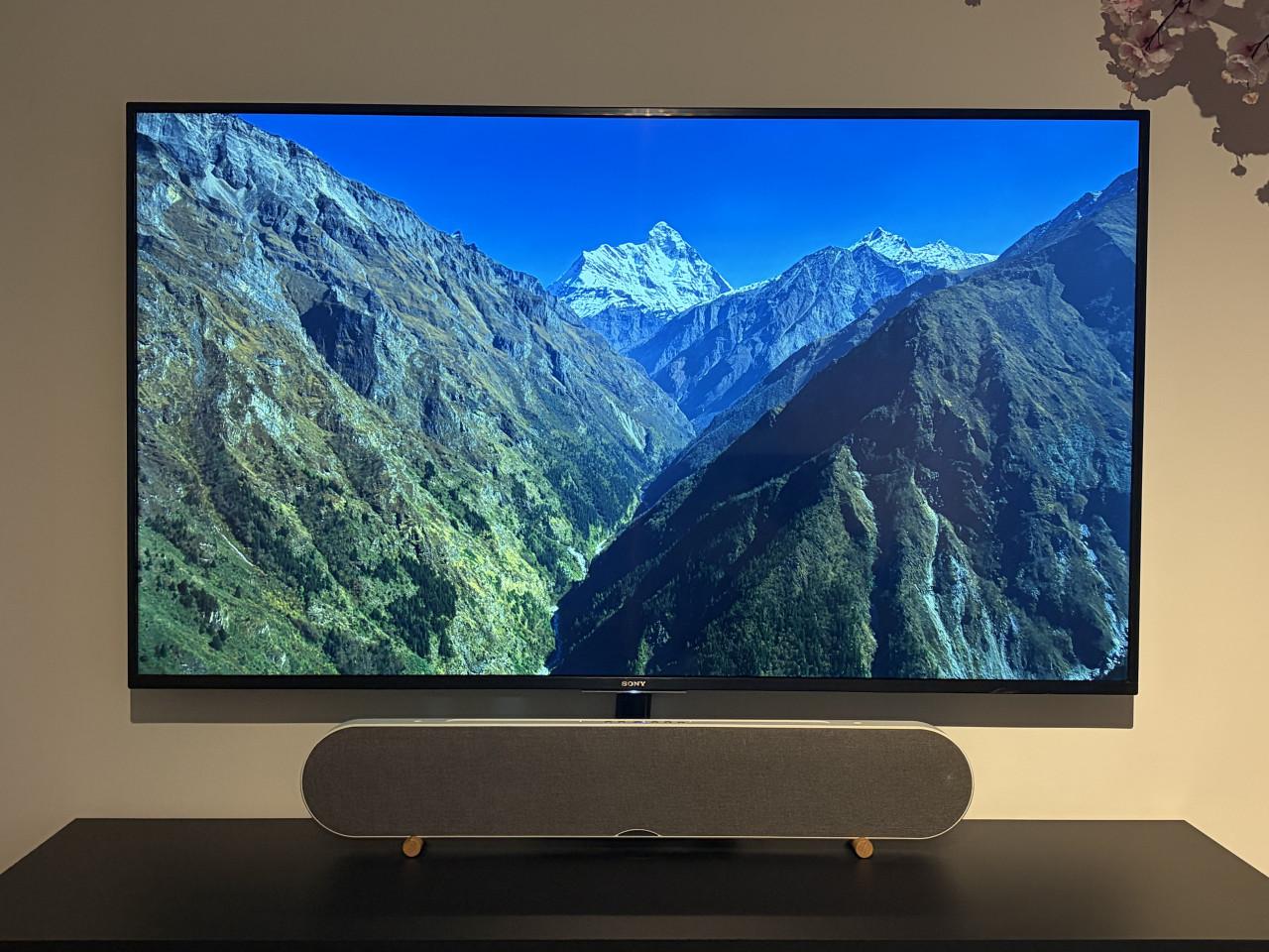 Sony 60 inch LCD TV + Apple TV 4k 64 GB