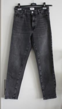 Grijze spijkerbroek maat 30-34