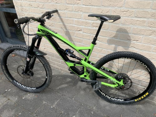 YT CAPRA CF COMP 1 Size M – 160 mm in zeer nette staat