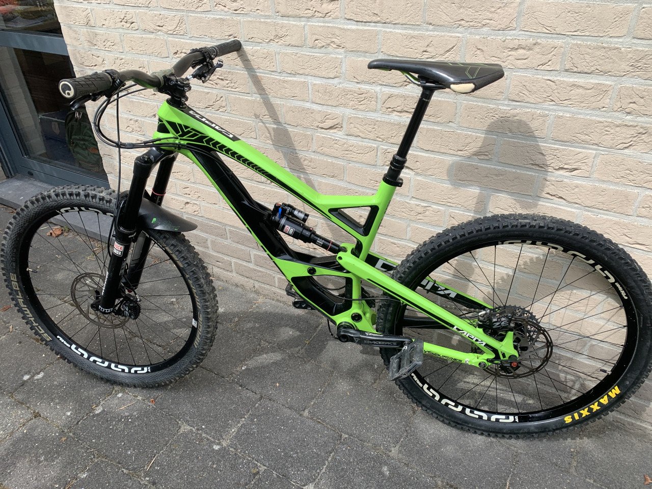 YT CAPRA CF COMP 1 Size M – 160 mm in zeer nette staat