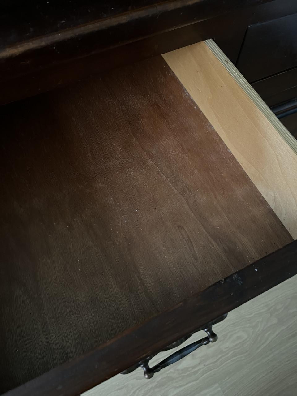 Donkerbruine buffetkast