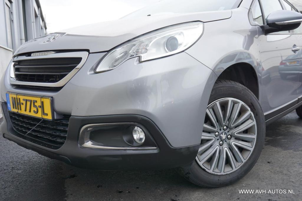 Peugeot 2008 1.2 puretech style
