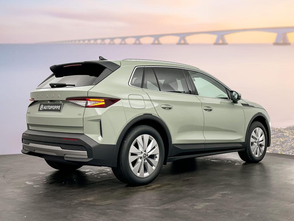 Skoda Elroq business edition tour elektromotor 210 kw / 286 pk