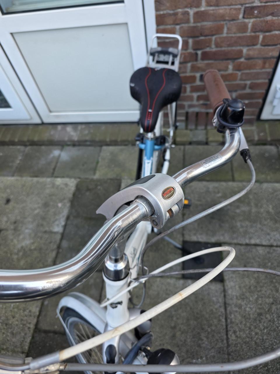 Dames fiets SPARTA met 7 versnellingen-Fr.maat 48cm-28inch-Slot AXA