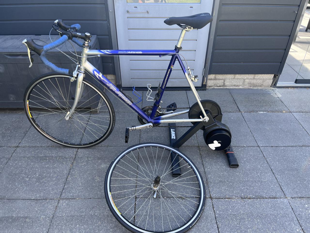 Zwift Hub Smart trainer met fiets