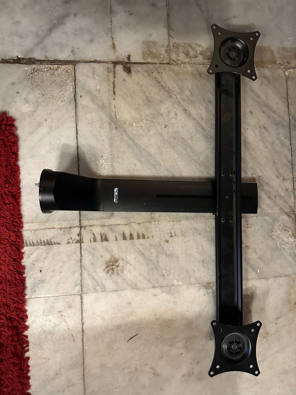 Newstar & deltaco arm voor display