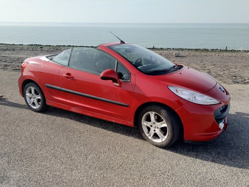 Peugeot 207CC met weinig km's zoekt TLC