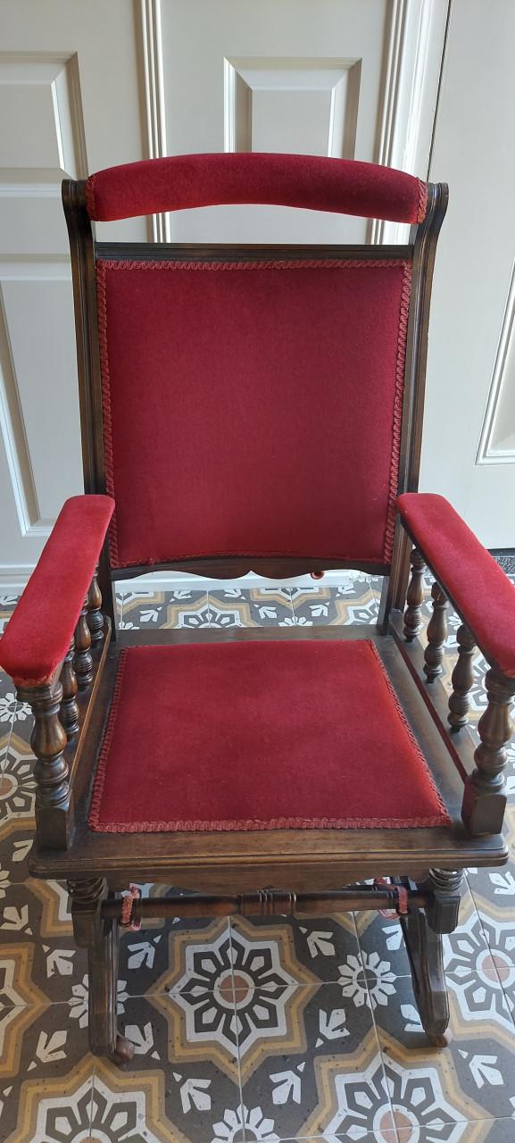 Antieke schommelstoel