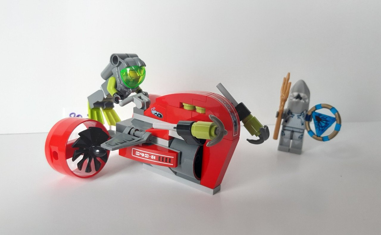 LEGO Atlantis 8057: Slag bij het scheepswrak  2 figuren.