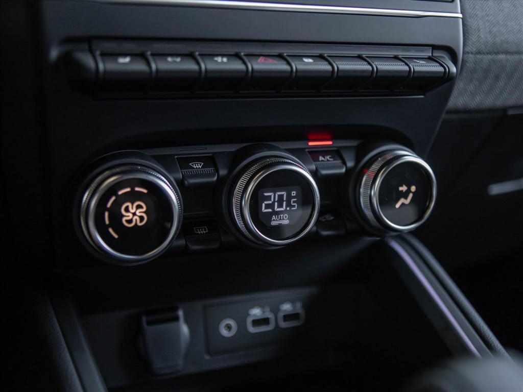 Renault Clio 1.6 e-tech hybrid 145pk techno