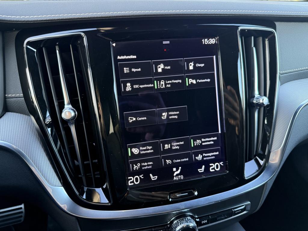 Volvo V60 t6 340pk recharge r-design| panodak| adap.cruise| trekhaak| 360c