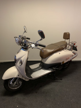 RETRO SCOOTER 25KM NU 495,= RIJKLAAR