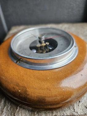 Prachtig antiek rond barometer notenhout en geslepen glas
