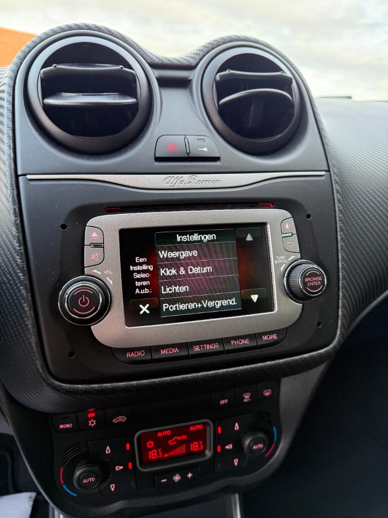 Alfa Romeo MiTo 1.4t - sbk - lage kmstand