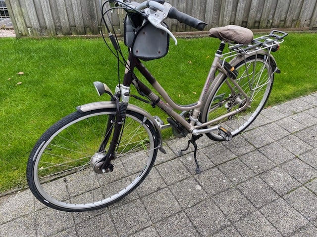 Te koop: een goede dames fiets.