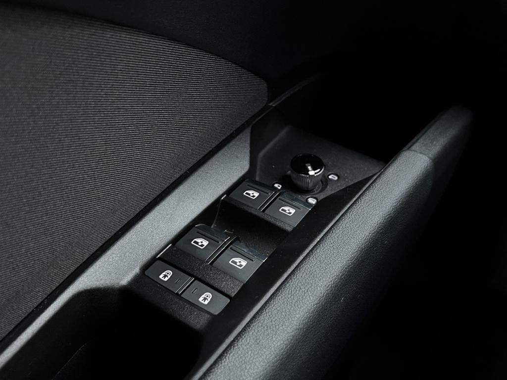 Audi Q4 E-tron 35 advanced edition 55 kwh | camera | carplay | nav | adapti